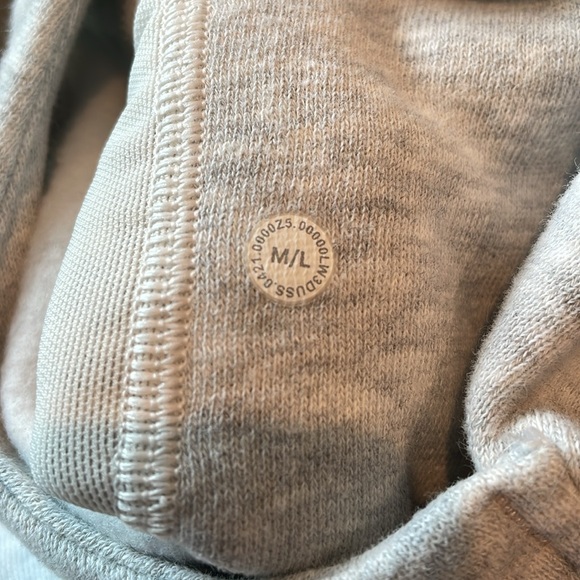 Lululemon Scuba Half Zip Hoodie in Light Grey - Picture 6 of 6